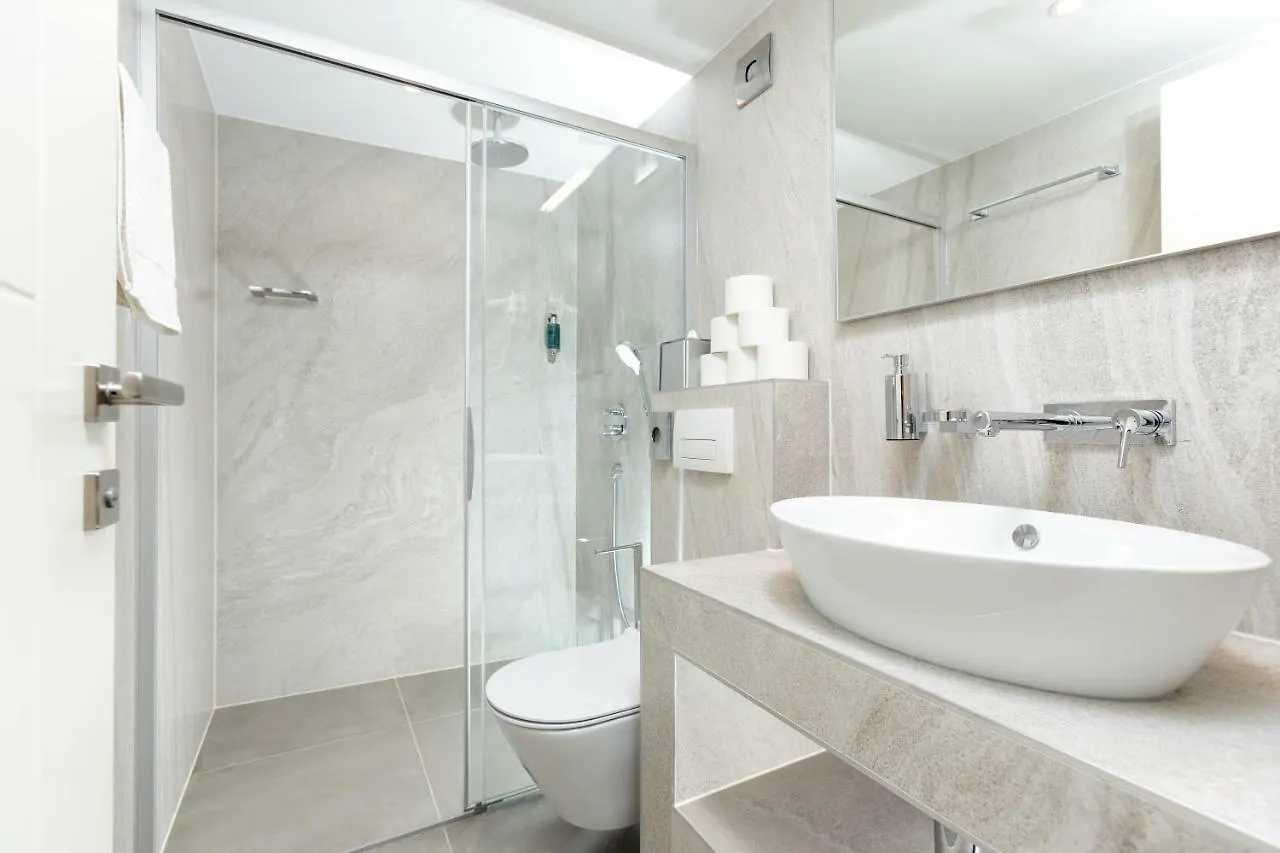Roko Luxury Rooms 2 Split 4*,